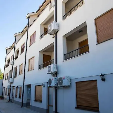 Divine شقة موستار