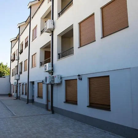 Divine * موستار